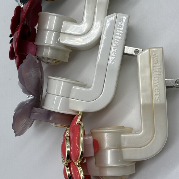 Bath & Body Works Wallflower Diffuser  Flower Set of 4 Aroma.  Read - Picture 6 of 16